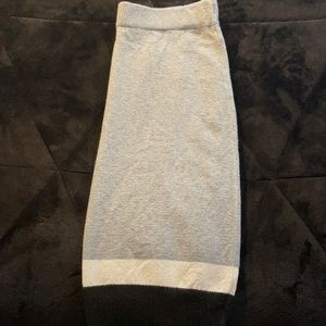 Block color pencil skirt